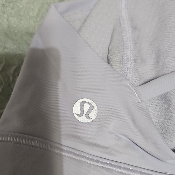 lululemon athletica Light Lavender Strappy Sports Bra - Picture 2 of 4